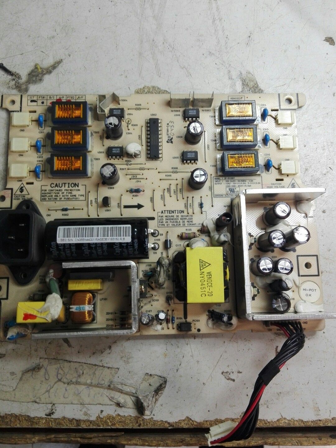 Samsung BN44-00115C Überholte Netzteilplatine IP-51135T (V) FÜR LE20S81B